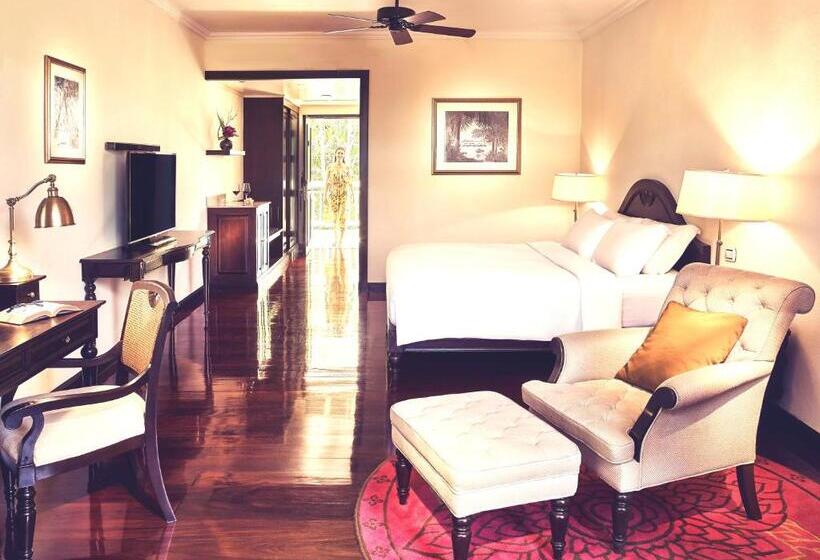 디럭스 룸 킹사이즈 침대, Sofitel Krabi Phokeethra Golf And Spa Resort