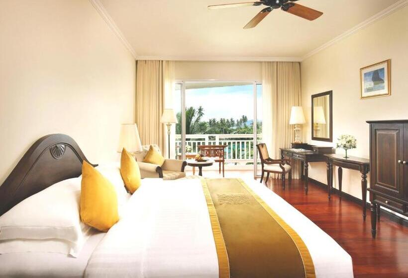 디럭스 룸 킹사이즈 침대, Sofitel Krabi Phokeethra Golf And Spa Resort
