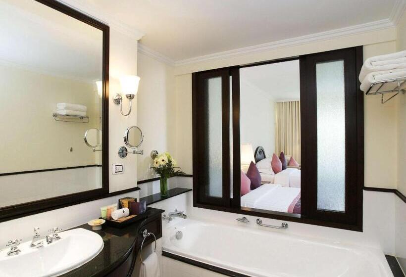 디럭스 룸 킹사이즈 침대, Sofitel Krabi Phokeethra Golf And Spa Resort