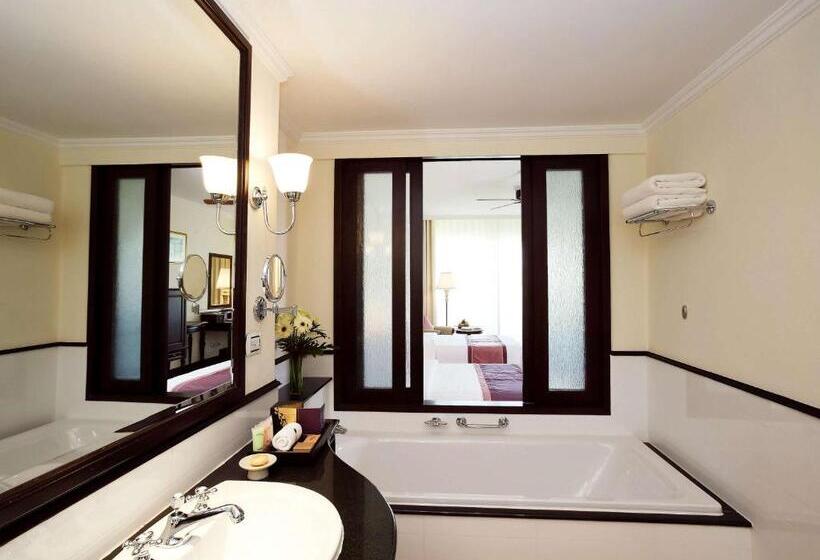 디럭스 룸 킹사이즈 침대, Sofitel Krabi Phokeethra Golf And Spa Resort