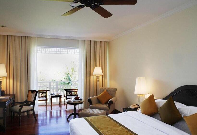 디럭스 룸 킹사이즈 침대, Sofitel Krabi Phokeethra Golf And Spa Resort