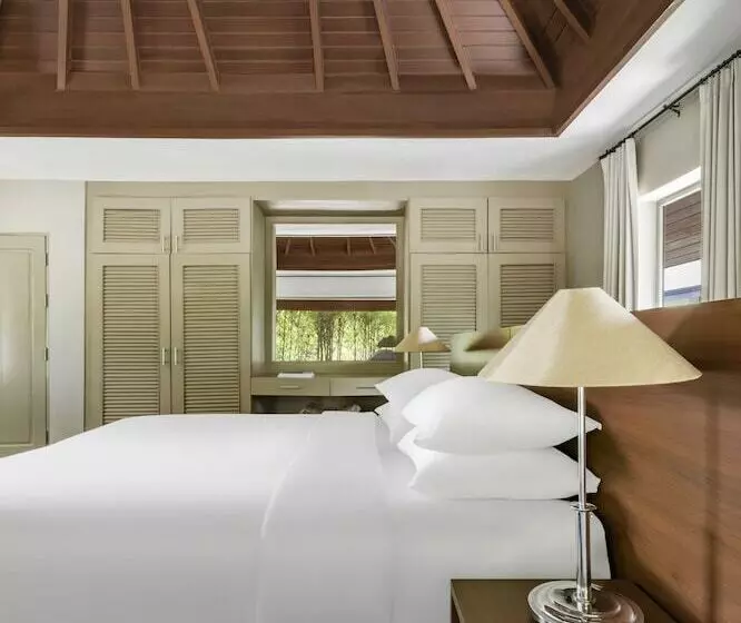 プール付３ベッドルーム　ビラ, The Pavilions Phuket