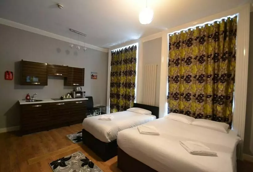 استودیوی استاندارد, Hyde Park Suites Apartments