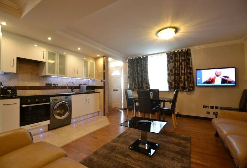 ３ベッドルームのスーペリアアパートメント, Hyde Park Suites   Apartments