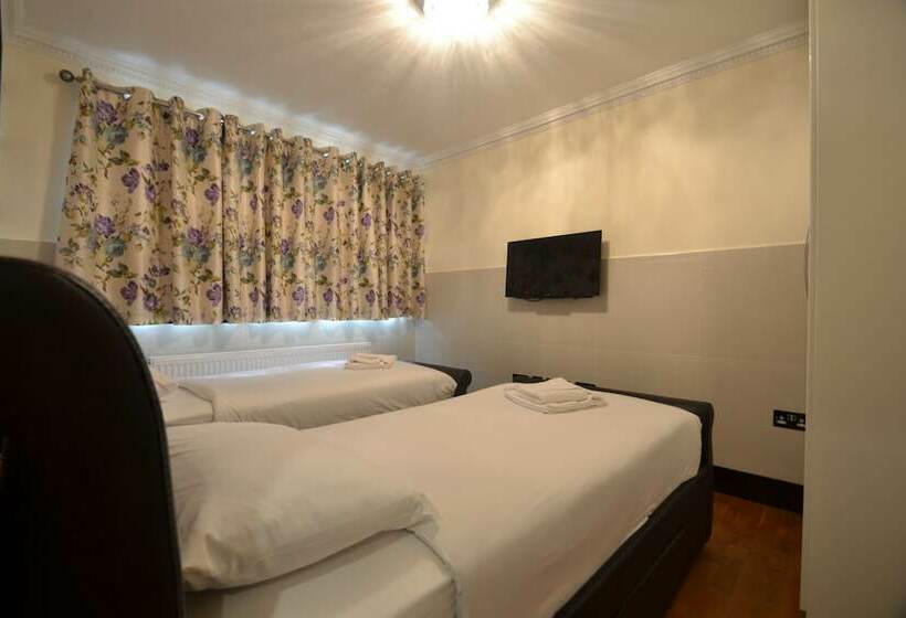 Апартаменты Superior 3 Спальни, Hyde Park Suites   Apartments