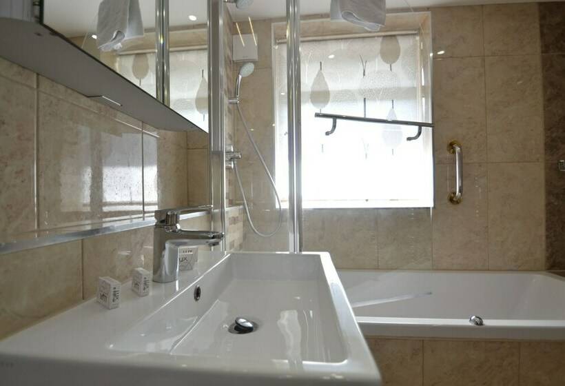 ３ベッドルームのスーペリアアパートメント, Hyde Park Suites   Apartments