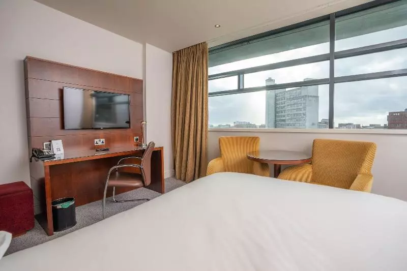 اتاق استاندارد با تخت بزرگ, Manchester Marriott Hotel Piccadilly