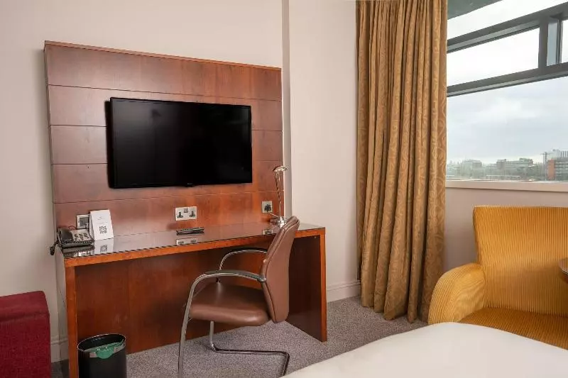 اتاق استاندارد با تخت بزرگ, Manchester Marriott Hotel Piccadilly