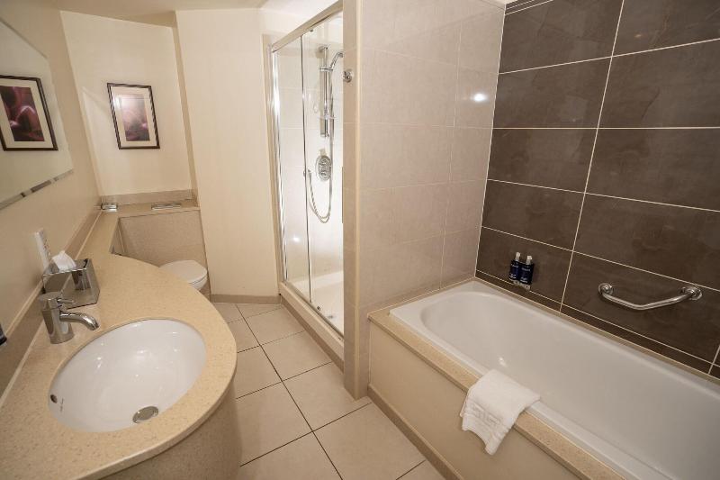 キングサイズベッドのスタンダードルーム, Manchester Marriott Hotel Piccadilly