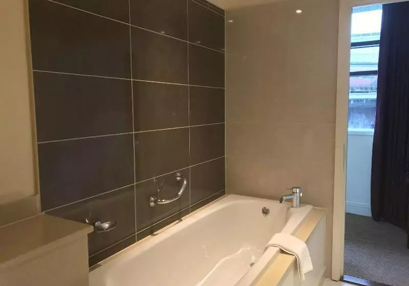 اتاق استاندارد با تخت بزرگ, Manchester Marriott Hotel Piccadilly