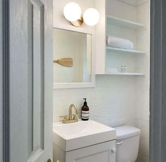 דירת חדר, Anchor Inn