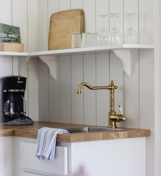 דירת חדר, Anchor Inn