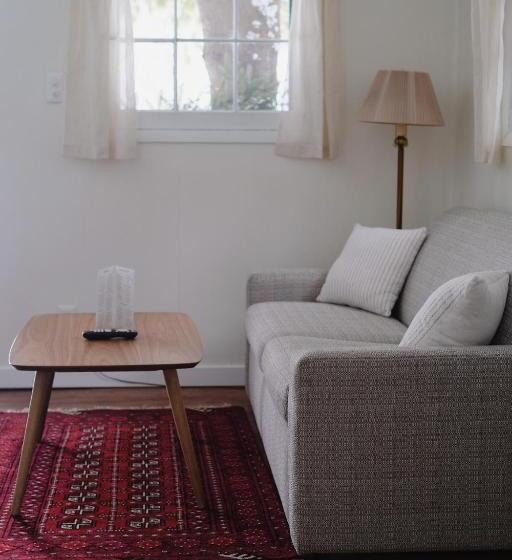 דירת חדר, Anchor Inn