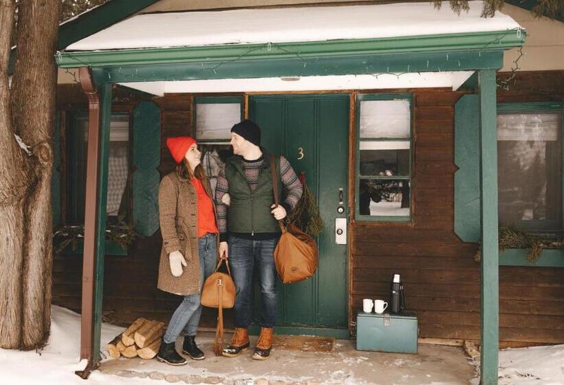 דירת שני חדרים, Anchor Inn