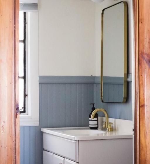 סטודיו דלוקס, Anchor Inn