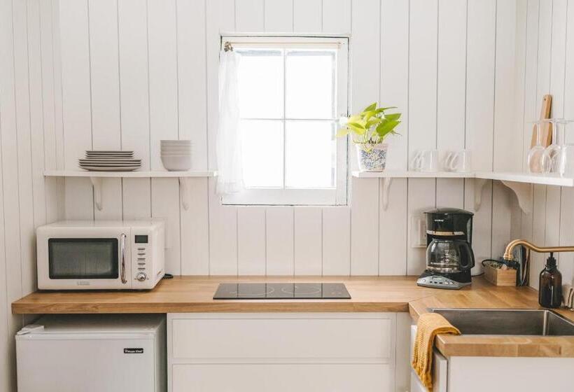 דירת חדר, Anchor Inn