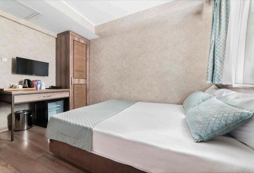 اتاق استاندارد, Castle Franco Suites