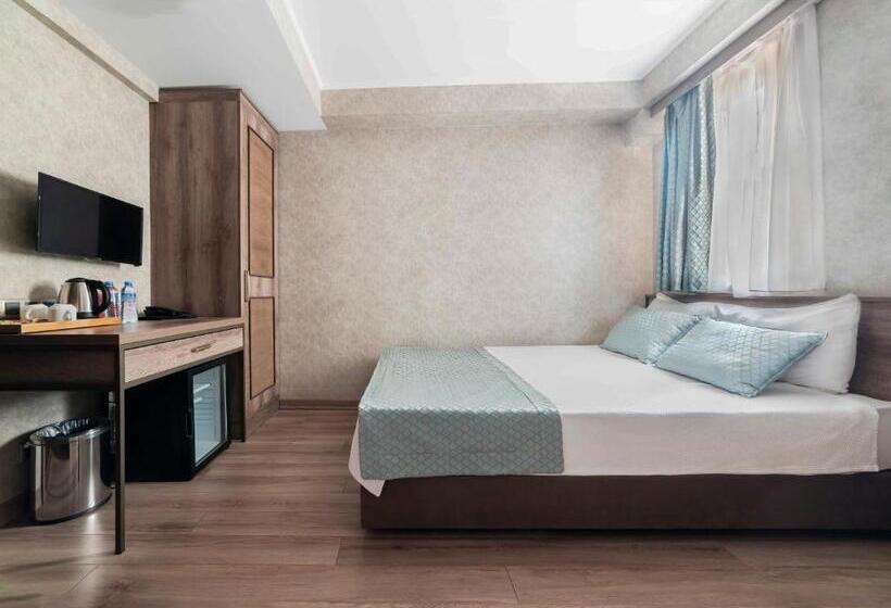 اتاق استاندارد, Castle Franco Suites