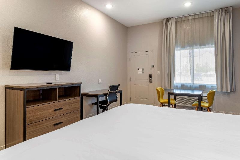 장애인을 위한 킹사이즈 침대 스탠다드 룸, Clarion Pointe Port Arthur Beaumont South