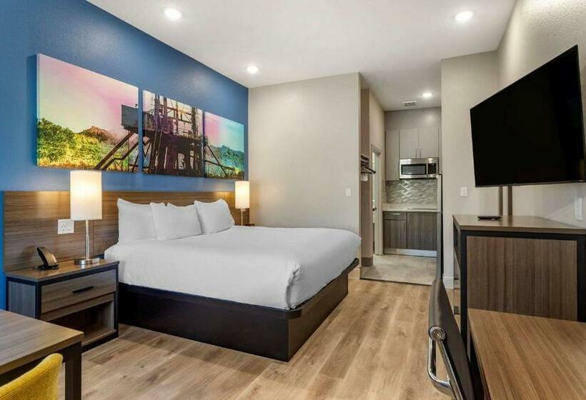 스탠다드 룸 킹사이즈 침대, Clarion Pointe Port Arthur Beaumont South