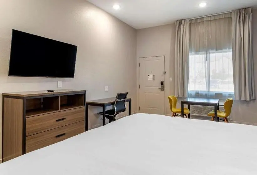 Standard-huone King-vuode, Clarion Pointe Port Arthur Beaumont South