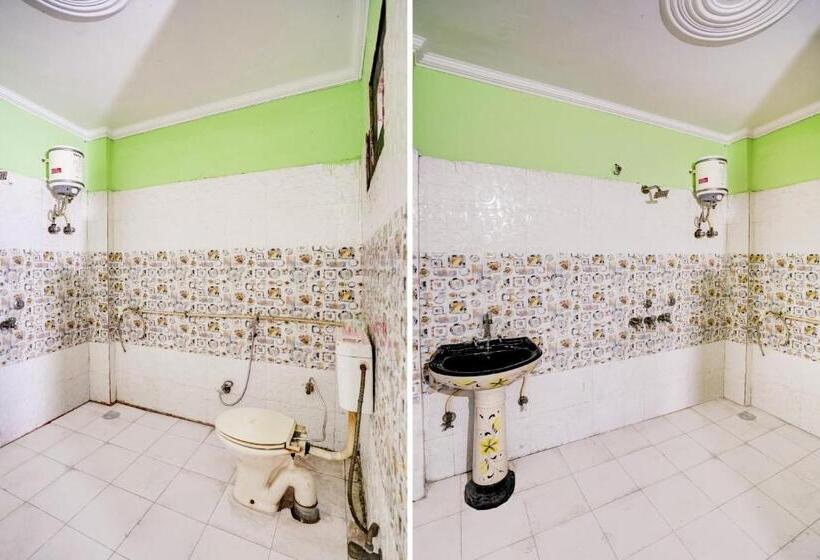 חדר קלאסי לשלושה, Flagship 77565 Akshit Residency