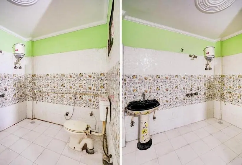 اتاق کلاسیک سه تخته, Flagship 77565 Akshit Residency