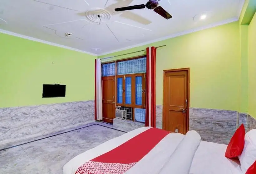 اتاق کلاسیک سه تخته, Flagship 77565 Akshit Residency
