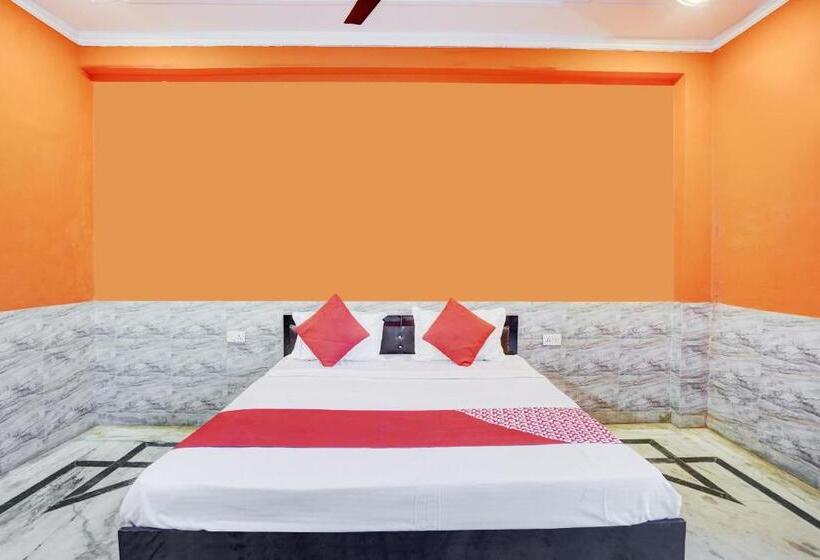 חדר קלאסי לשלושה, Flagship 77565 Akshit Residency