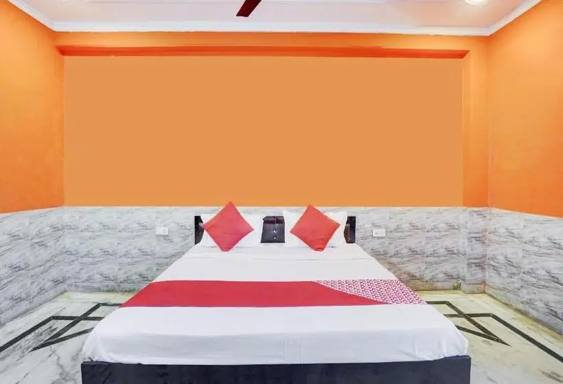 اتاق کلاسیک سه تخته, Flagship 77565 Akshit Residency