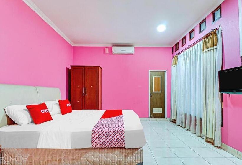 디럭스 룸, Oyo 90218 Ubaran Guest House