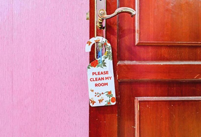 디럭스 룸, Oyo 90218 Ubaran Guest House