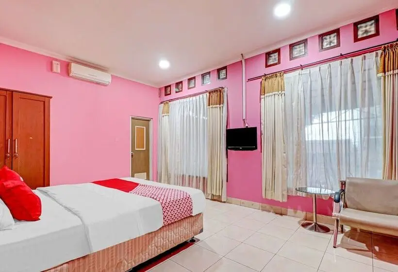 デラックスルーム, Oyo 90218 Ubaran Guest House