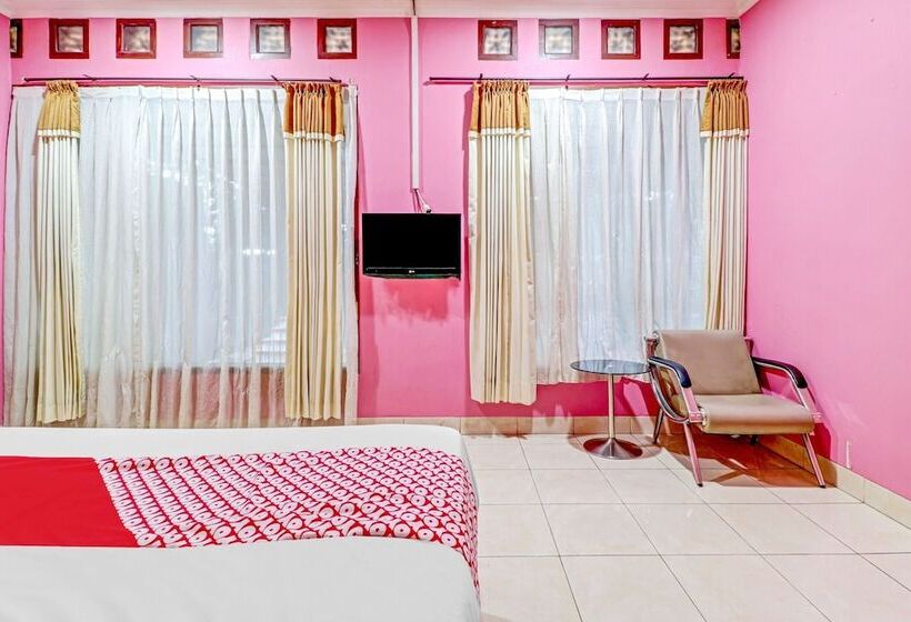디럭스 룸, Oyo 90218 Ubaran Guest House