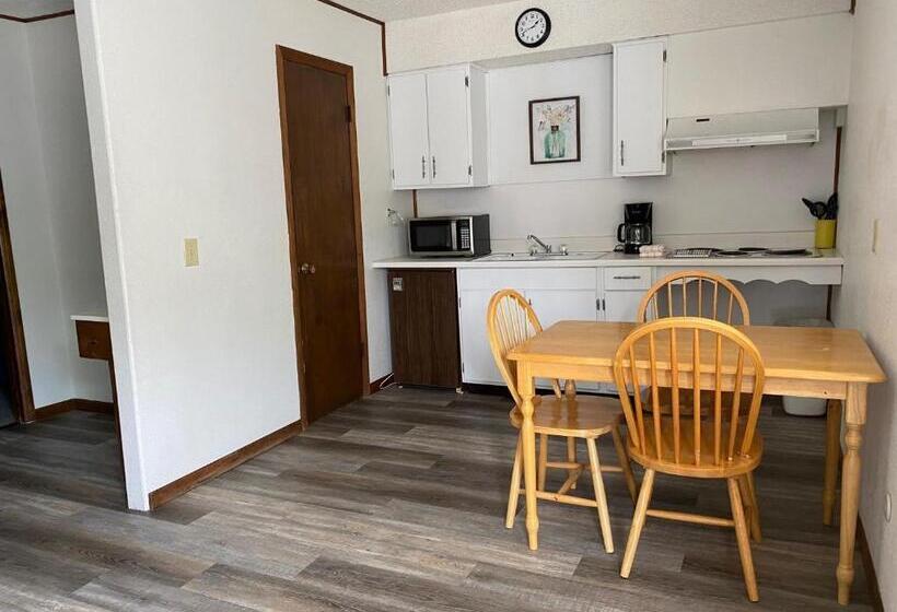 Семейный Номер Deluxe, Rockwood Resort Motel
