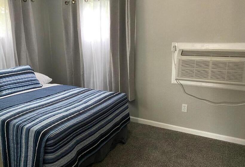 בונגלו משפחתי, Rockwood Resort Motel