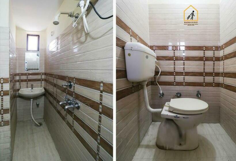 디럭스 룸, Baddi Guest House