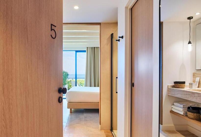 스탠다드 룸 바다 전망, Les Roches Brunes