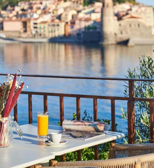 스탠다드 룸 바다 전망, Les Roches Brunes