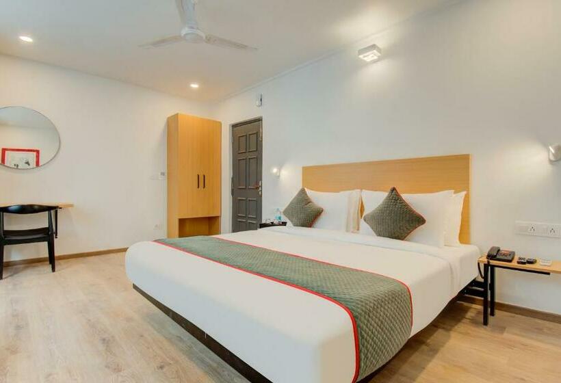 اتاق لوکس, Maitrayee