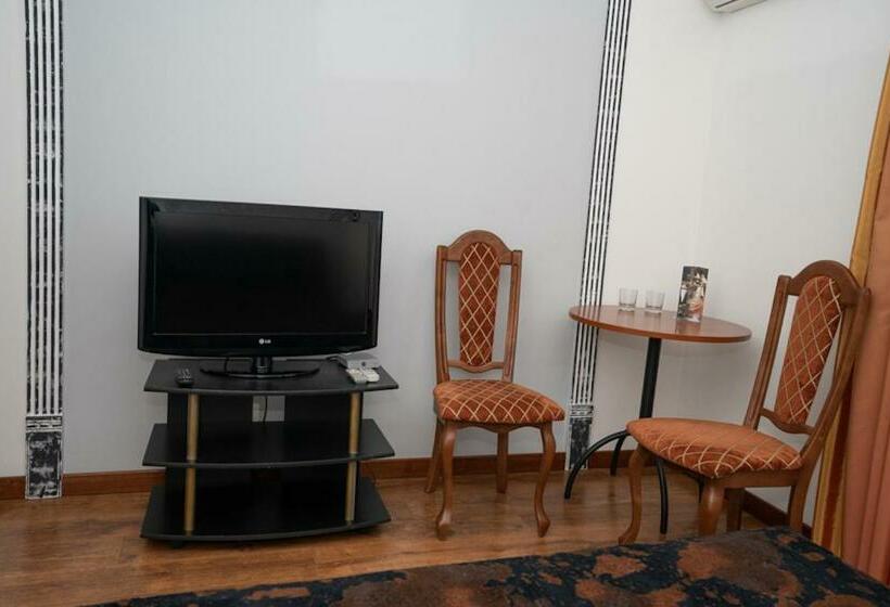 Standard-huone, Piano