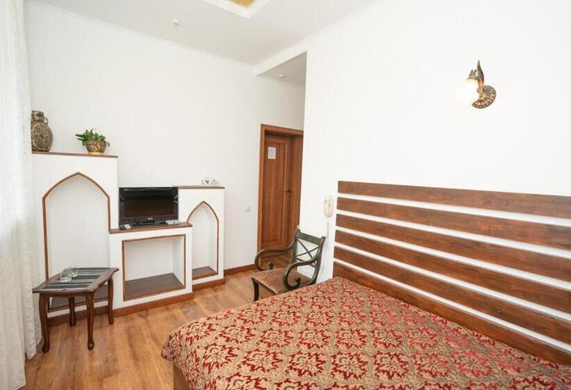 Standard-huone, Piano