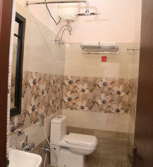 חדר דחוקס עם מיטת קינג, Rk Temple Stay