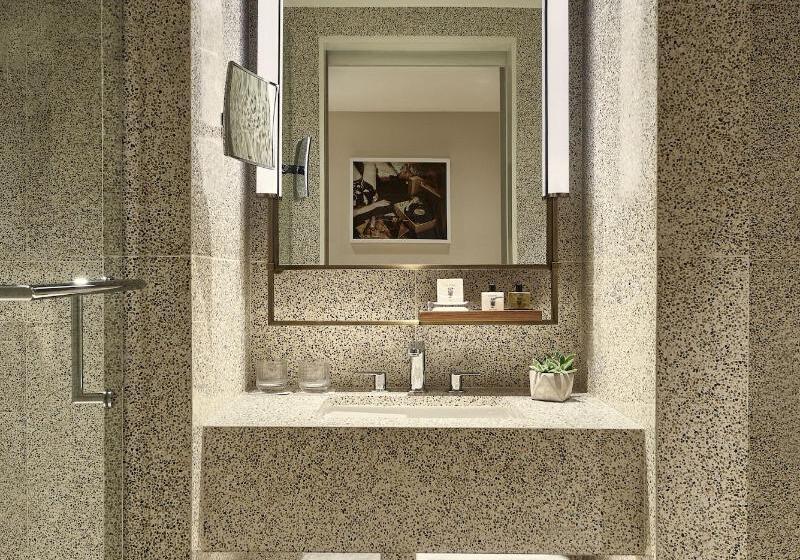 اتاق استاندارد با تخت بزرگ, Thompson Hollywood, By Hyatt