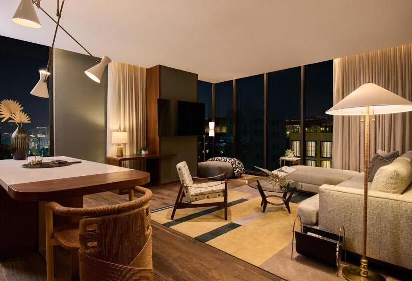 جناح, Thompson Hollywood, By Hyatt