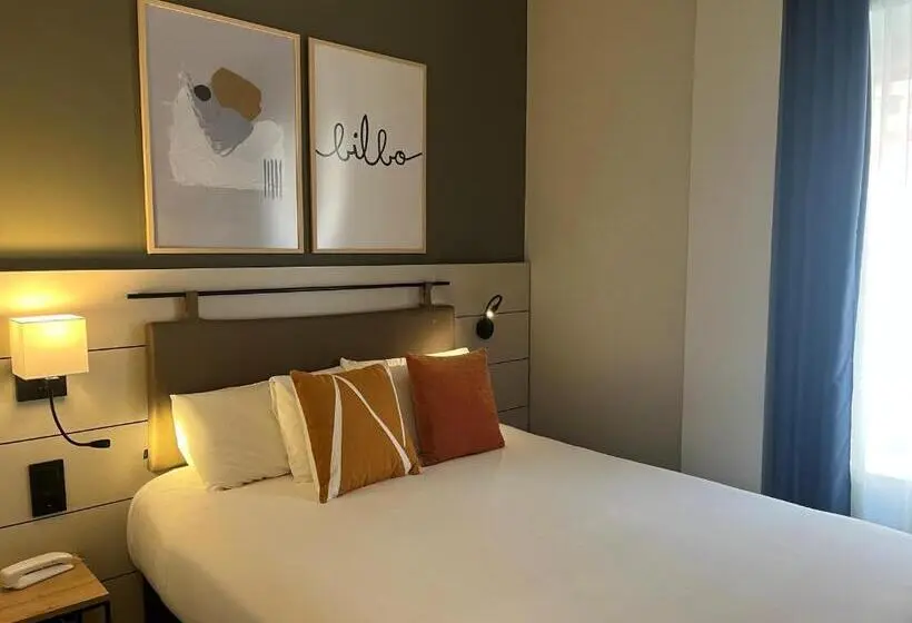 اتاق با امکانات پایه که برای افراد درگیر محدودیت حرکتی متناسب سازی شده است., voco Bilbao - City by IHG