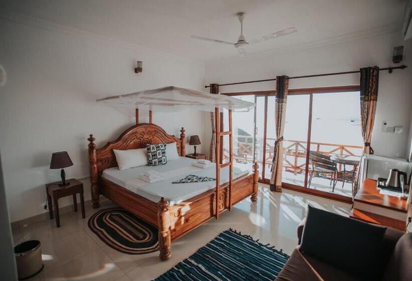 Полулюкс с Балконом, Zenobia Beach Resort