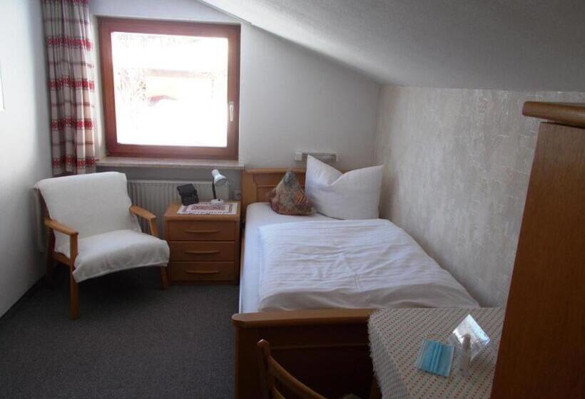 חדר אקונומי יחיד, Gästehaus Häuslweber