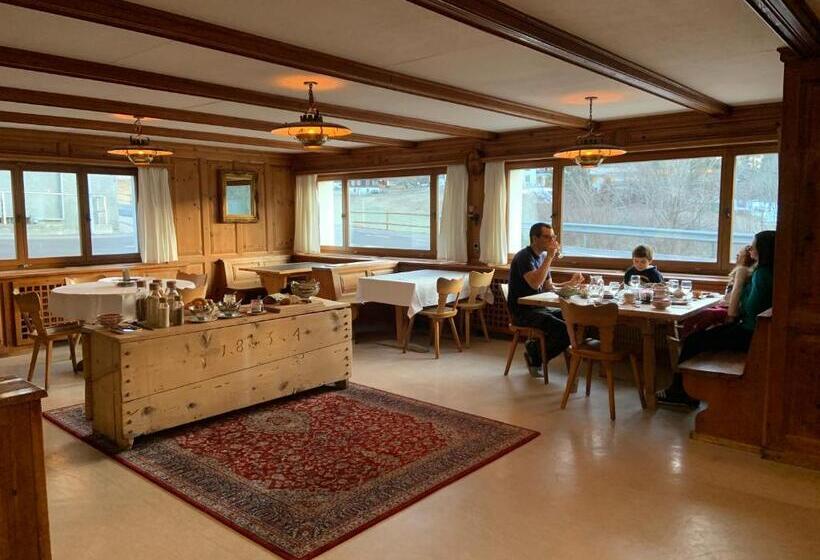 家庭间, Waldheim Pension Laax