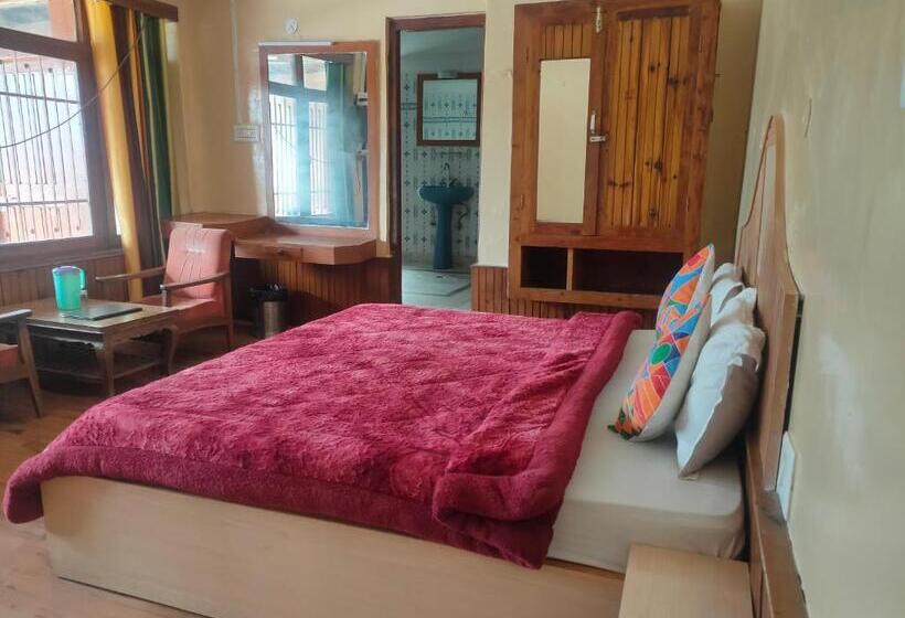 Deluxe Room Mountain View, Bhrigu